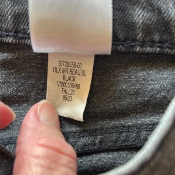 Like new Beau jeans, size 2/26 tall - Picture 4 of 7